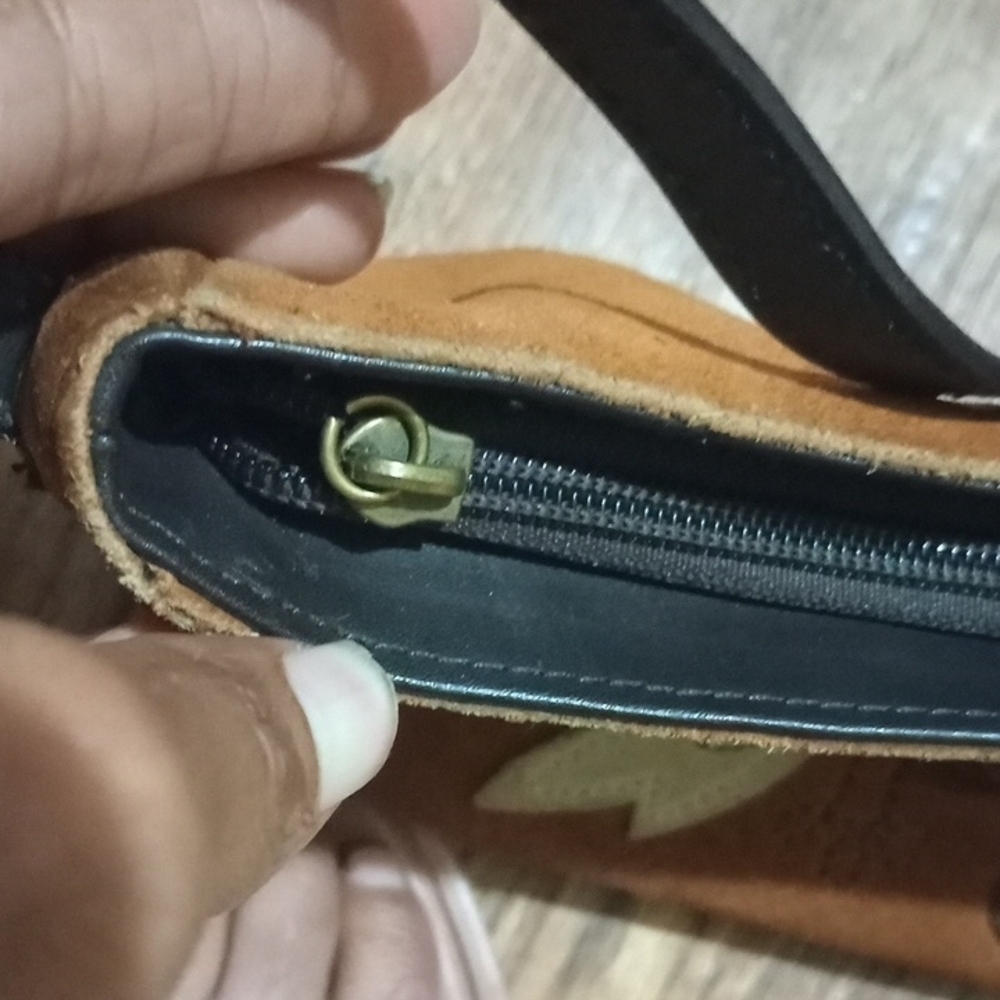 Floral Embroidered Tan Shoulder Bag - Picture 5 of 5